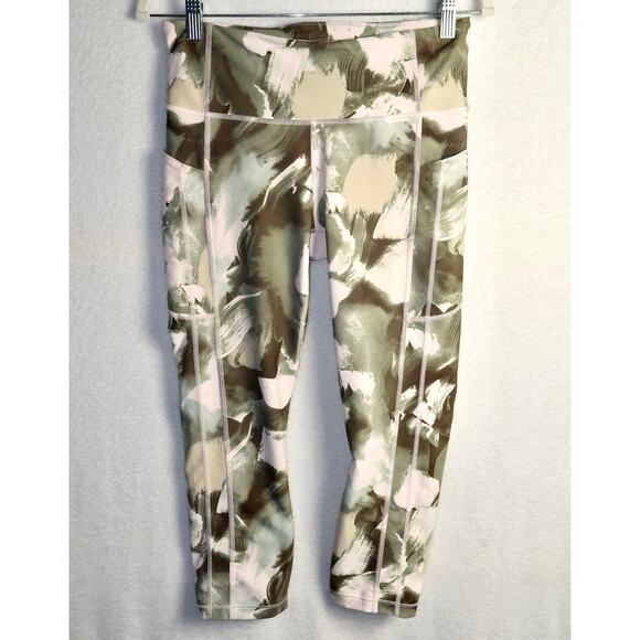 Athleta Ultimate Stash II Capri-Painted Energy Olive Camo Medium - Picture 5 of 7